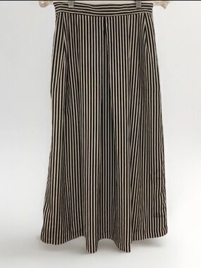 Vintage Striped Midi Skirt in Black and White - Elegant Everyday Style